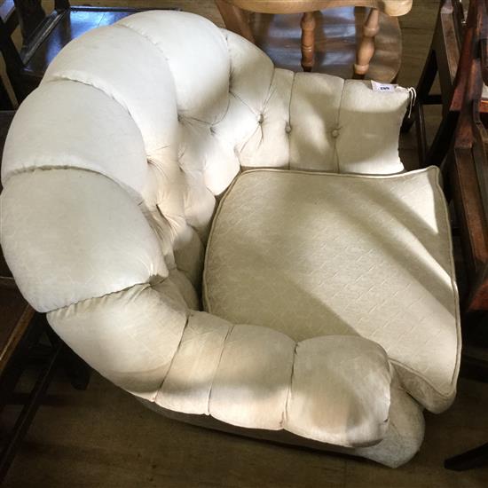 Victorian style armchair(-)